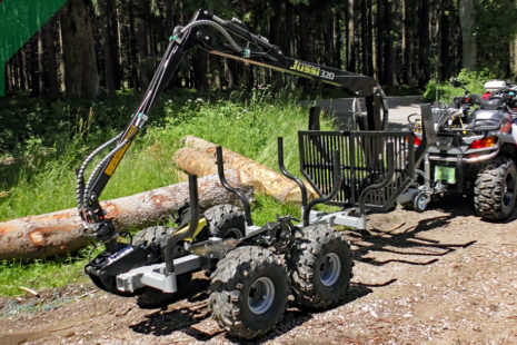 ATV štvorkolka s vyvážačkou dreva Vahva Jussi ako nástroj pre sústreďovanie dreva z výchovných ťažieb – testovanie a výskum