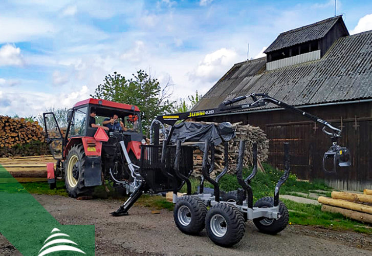 Traktorová vyvážačka 3000_420 a traktor Zetor