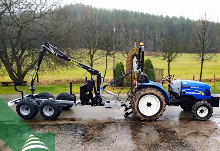 Vyvážačka Vahva Jussi 2000+_320 a malotraktor New Holland