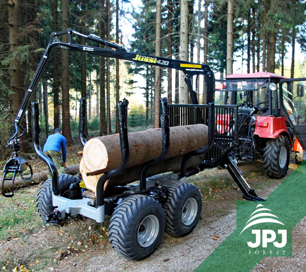 Vyvážačka Vahva Jussi 3000_420 a malotraktor Belarus